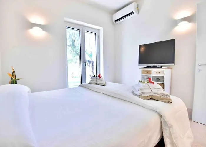 빌라 Con Piscina E Jacuzzi Privata - 3 Minuti Dal Mare 스페키올라