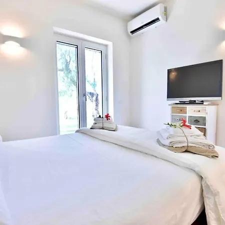 Villa Con Piscina E Jacuzzi Privata - 3 Minuti Dal Mare Specchiolla