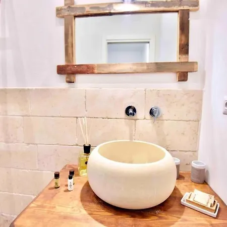 Con Piscina E Jacuzzi Privata - 3 Minuti Dal Mare