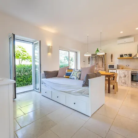 Con Piscina E Jacuzzi Privata - 3 Minuti Dal Mare *